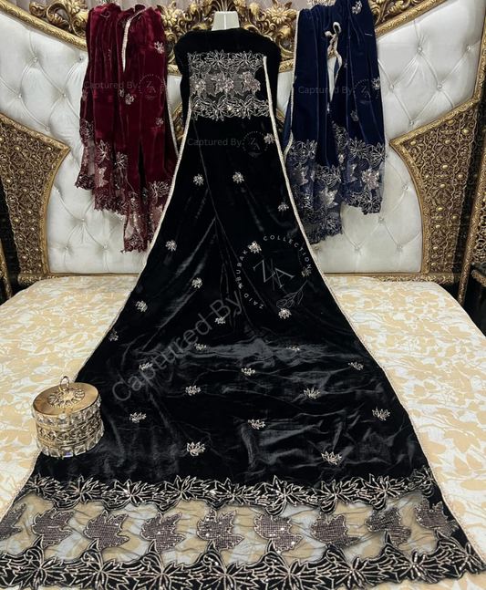 EMBROIDERED CUT-WORK PALLU DESIGN VELVET SHAWL